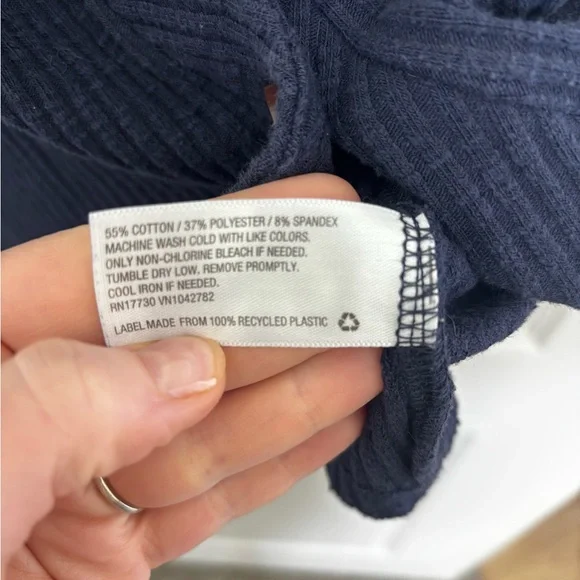 Navy Button-Down Ribbed Tank Top - Picture 3 of 4